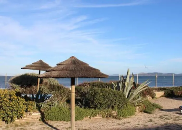 4 Personnes Au Calme