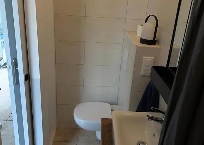 4 Personnes Au Calme