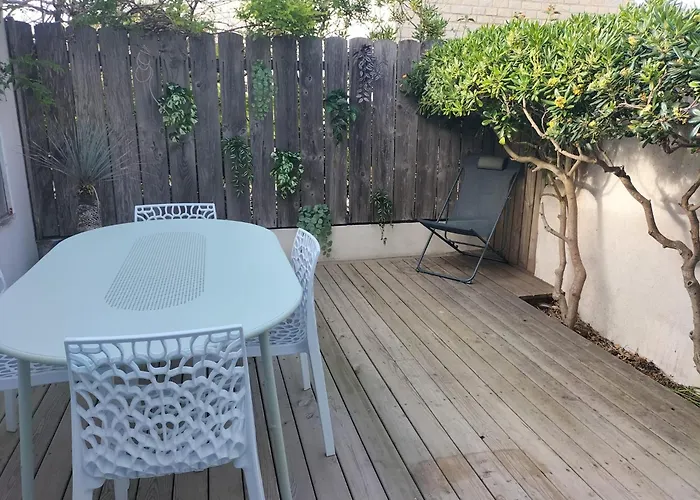 4 Personnes Au Calme